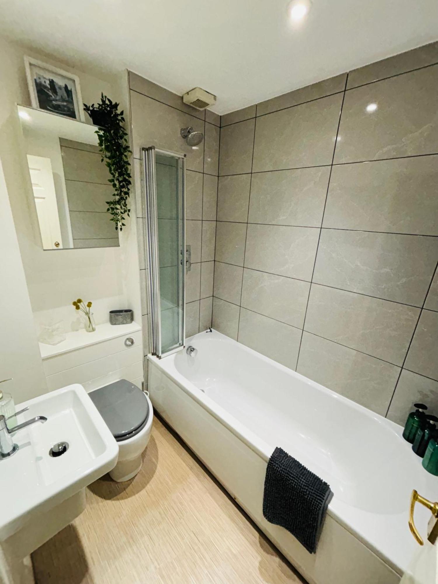 County House City Centre With Parking Sleeps 4 York Esterno foto